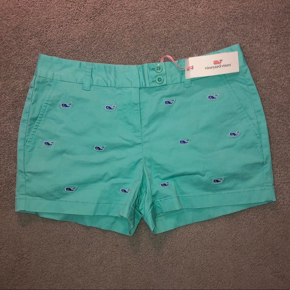 Vineyard Vines wale shorts